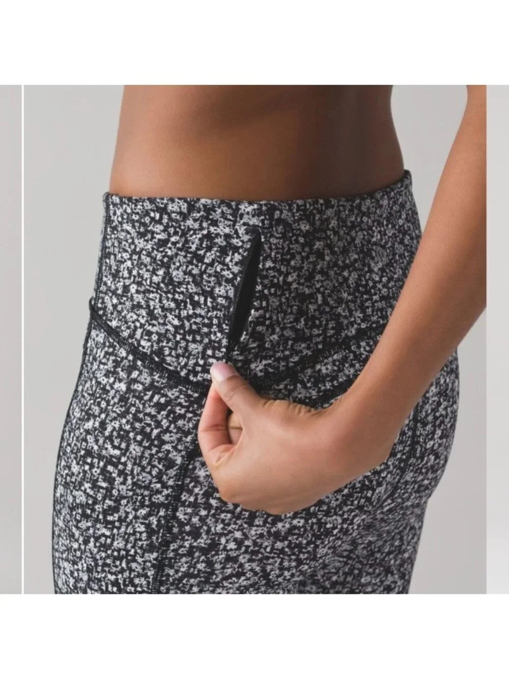 Lululemon Sole Training Crop Daisy Dust Alpine White Black / Black